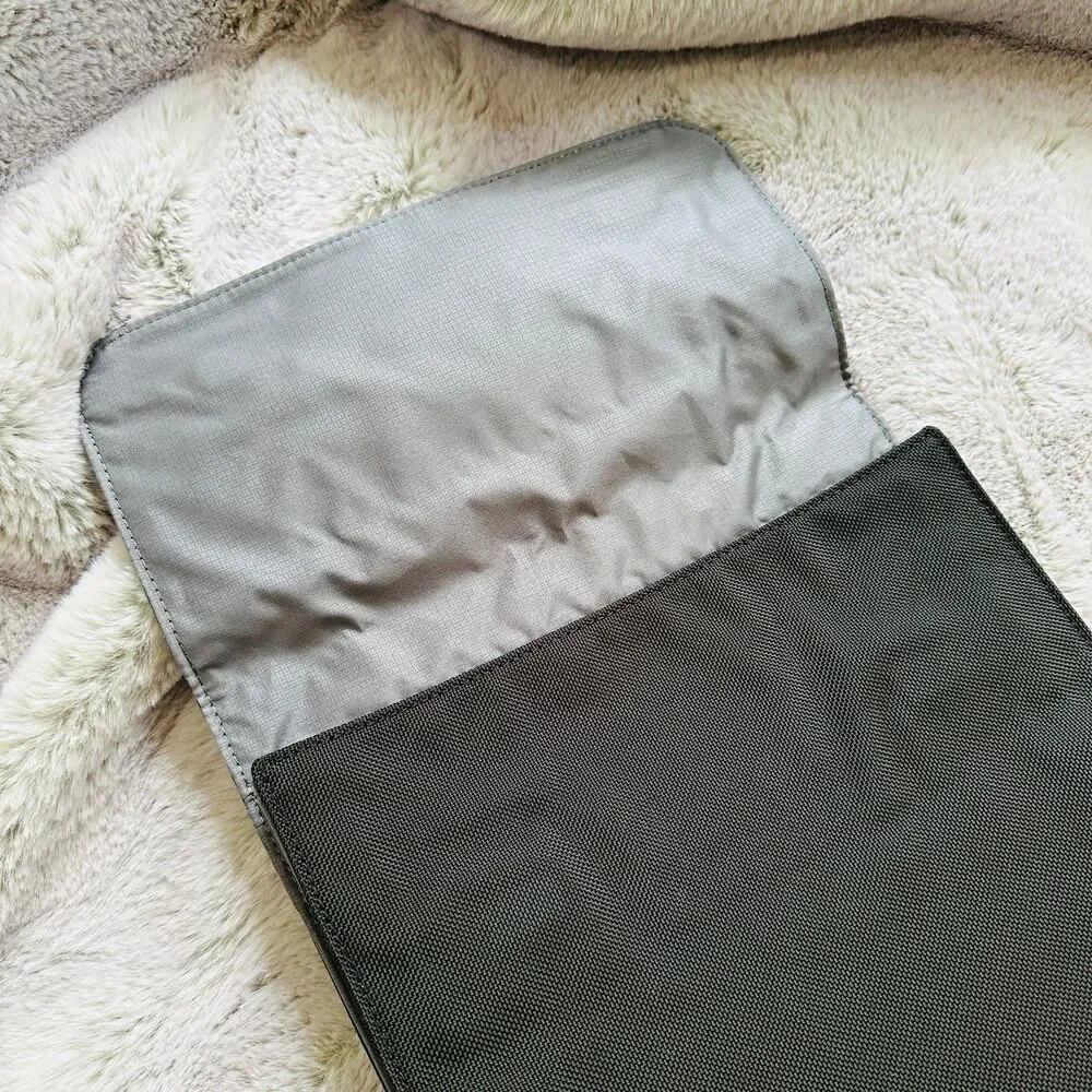 Tumi welded laptop